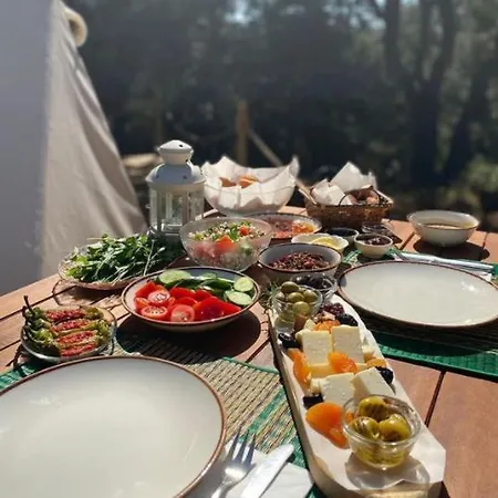 Dome Glamping Suits Jaktstuga