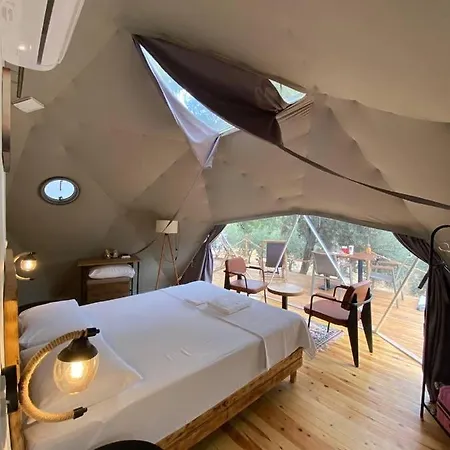 Dome Glamping Suits Lodge *