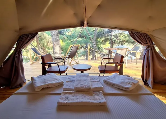 Dome Glamping Suits Lodge *