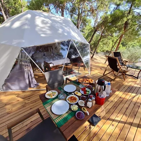 Dome Glamping Suits ロッジ *