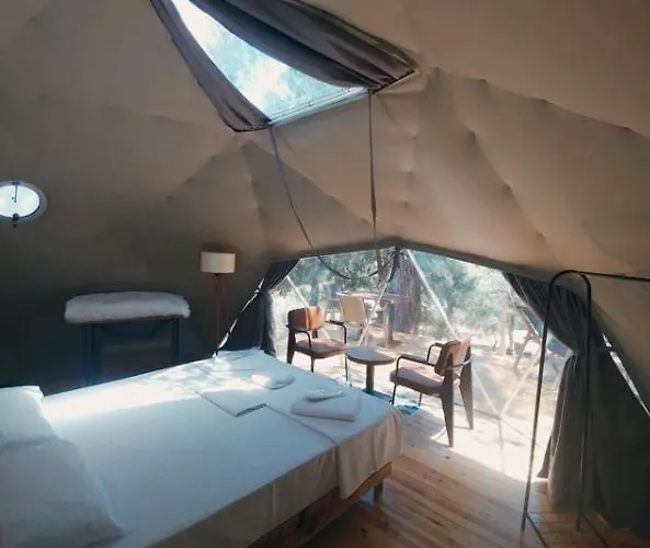 Dome Glamping Suits Lodge Foca