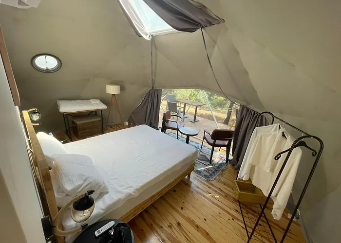 Dome Glamping Suits Foca